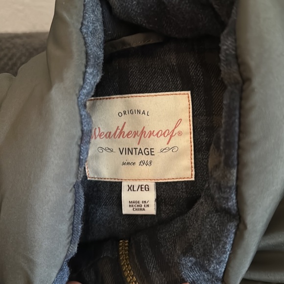 Weatherproof Vest - Picture 2 of 3